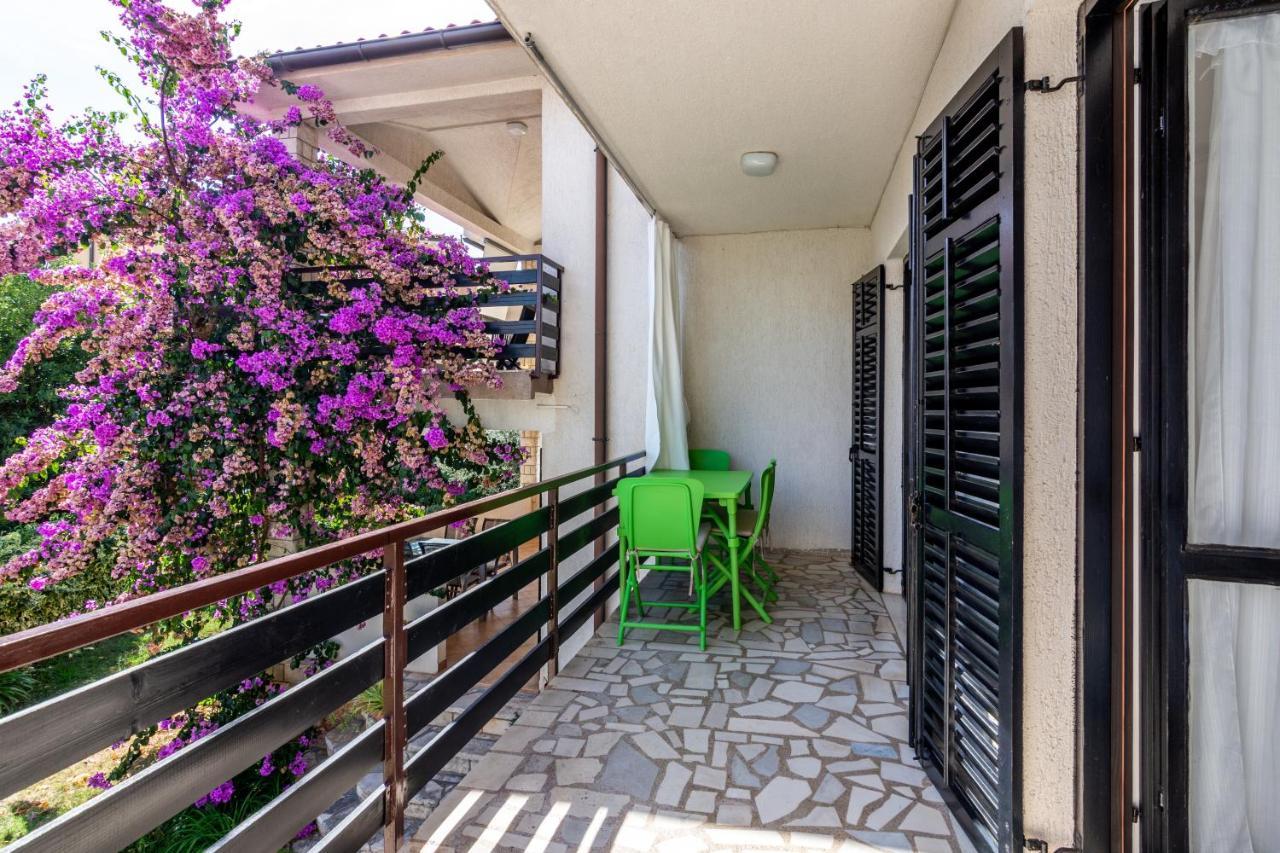 Apartments With A Parking Space Pjescana Uvala, Pula - 7349 Dış mekan fotoğraf